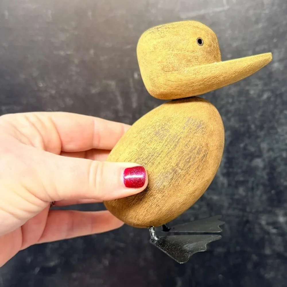 Rustic‎ Distressed Wood Duck Pair with Metal Feet Farmhouse Shelf Decor
